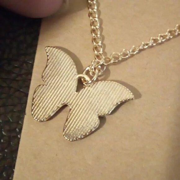 ❤️3/$10❤️Make a Wish Dainty Butterfly Necklaces with Message Cards - Purple - Picture 13 of 14